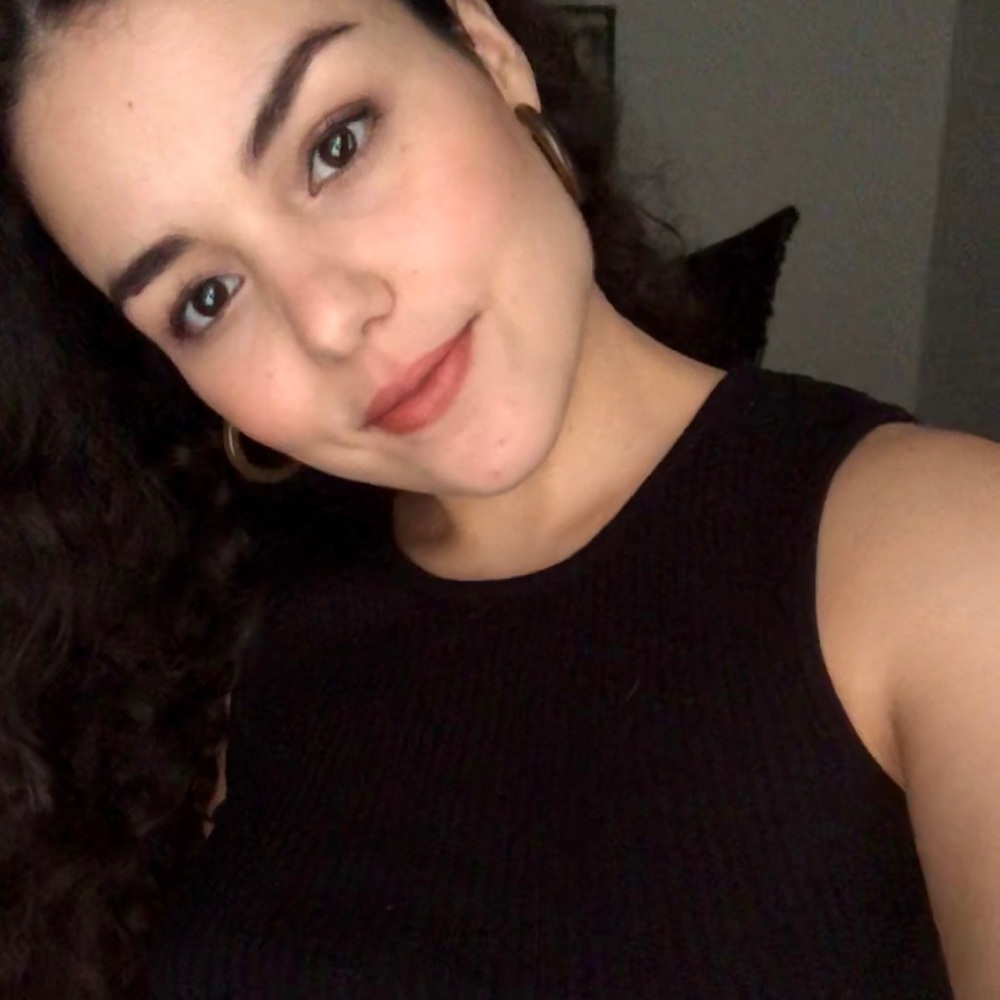 Meet your Posher, Siham